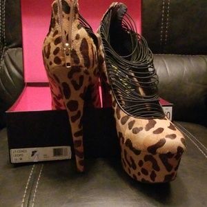 London Trash Leopard Print High-Heel